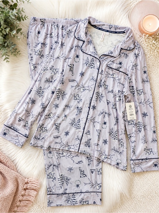 Joyspun Other - Women's Lavender Printed Two-Piece Pajama Set - Long Sleeve Button-Up